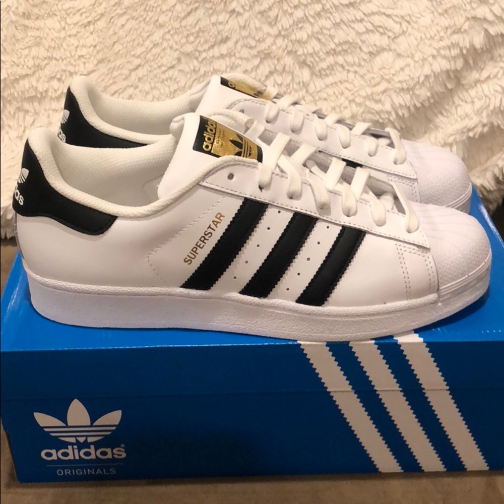 New Adidas men’s superstar - Picture 1 of 3
